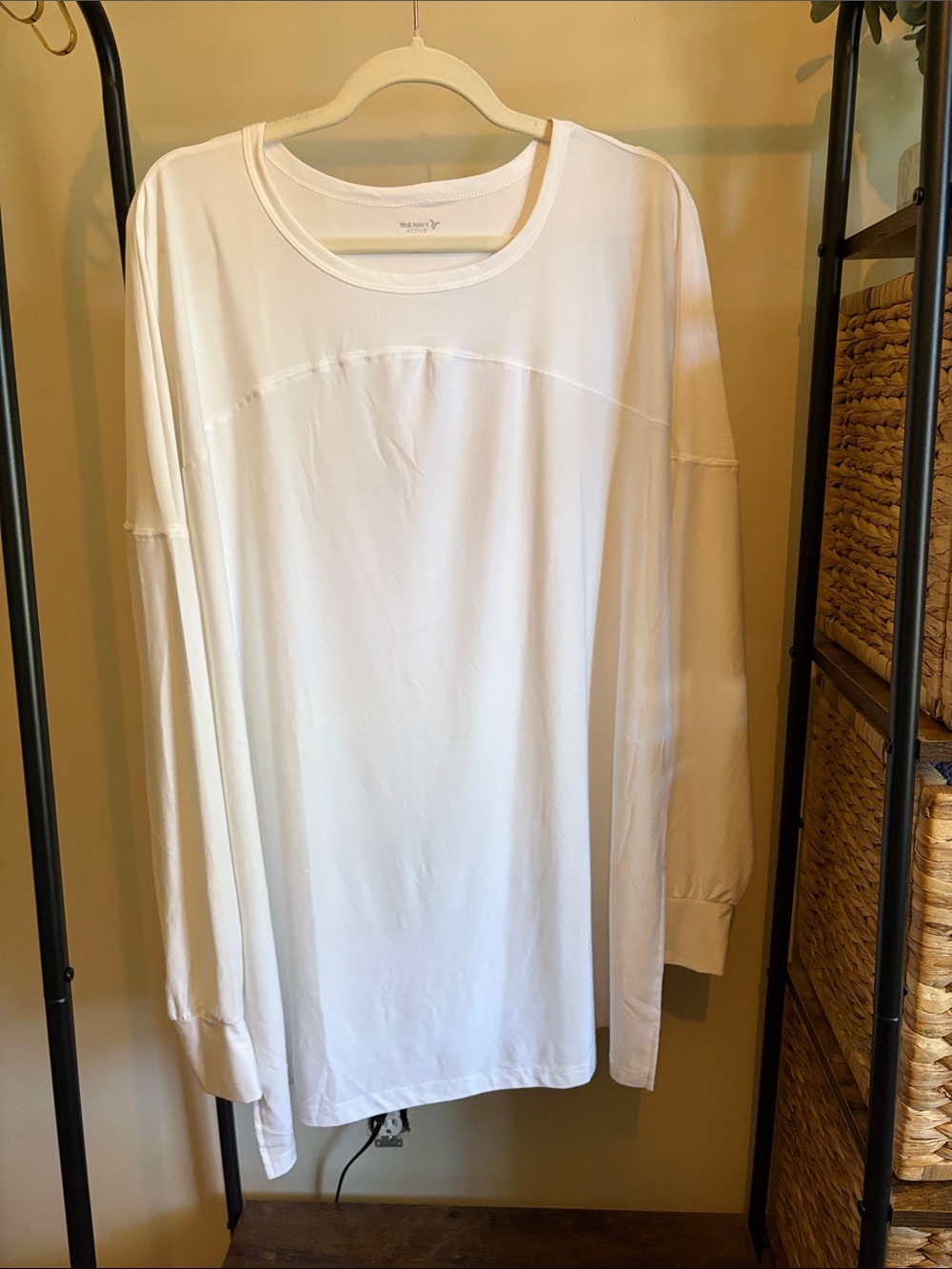 White Long Sleeve Crewneck Top - Women